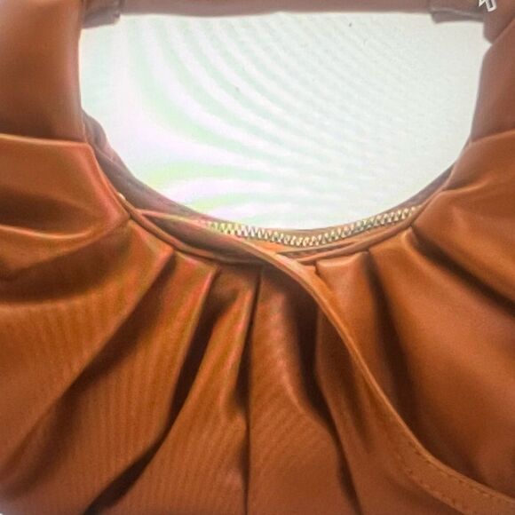 8 Other Reasons Tan Shoulder Bag with Ruched Texture - Picture 1 of 1